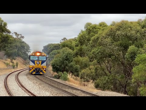 Twin 93’s and a CF leading on the South Line