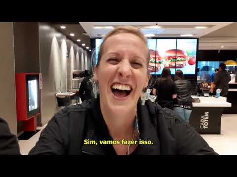 LEISHA REYNOLDS AT A MCDONALDS IN SÃO PAULO (LEGENDADO)