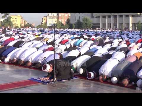 Kremtohet Kurban Bajrami