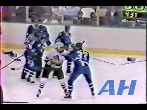 NHL Oct. 14, 1989 Minnesota North Stars v Quebec Nordiques (R) Mark Tinordi v Daniel Dore