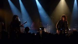 Tyler Bryant &amp; The Shakedown - &quot;Downtown Tonight&quot; (live Paris 2017)