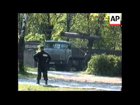 LITHUANIA: VILNIUS: CONSTRUCTION WORKERS UNEARTH SOVIET MISSILE