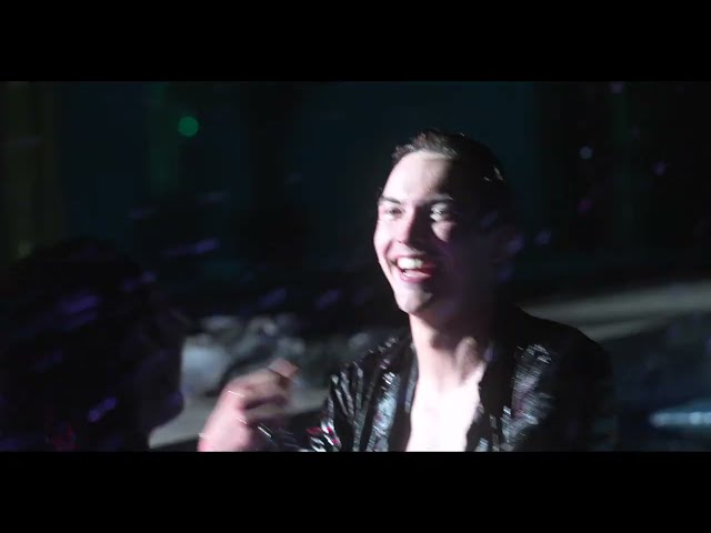 Video zu 'Be Mine' ansehen