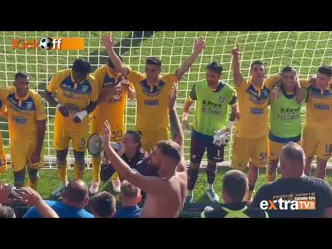 Fan Cam: Frosinone-Verona 2-1, Stefano Turati lancia i cori della Curva Nord