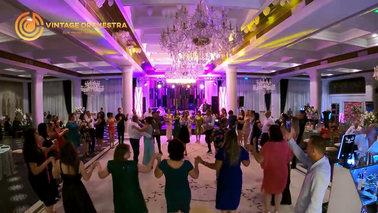 Roxana Sava ❌ Vintage Orchestra  ❌ Uite-le Mândruțele ♥️
