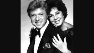 Eydie Gormé and Steve Lawrence   Live from Cannes, France, 1982  I'd rather leave while i'm in love