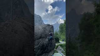 Video thumbnail of Problem C (Ultimi Raggi, Visido - Tetto di Filorera), 5b. Val Masino