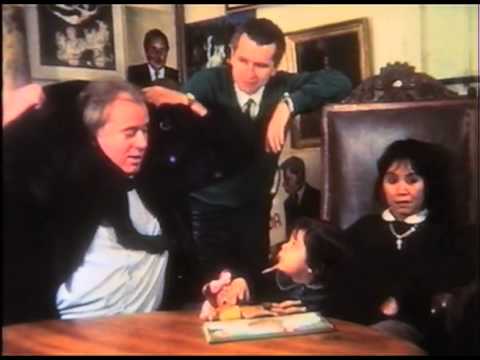 Soirée chez Christian Bosséno et Thu Quang (1989) by Gérard Courant - Portrait de groupe #95