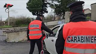 lioni-rompe-finestrino-e-ruba-borsello-denunciato