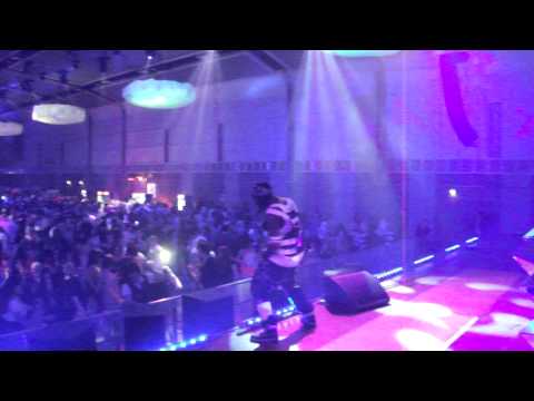 Dj 2RUN & SYDNEY 7 GLAMOTION 2011