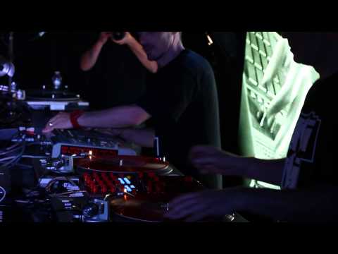 DJ Brans et DJ Djaz - Critical Beatdown