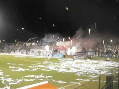 "LA ESCOLTA LIBERTAD - entrada del GUMA x 4tos de final copa libertadores 2012 (16MAYO2012)" Barra: La Escolta • Club: Libertad