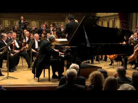 Radu Paladi - Concertul pentru pian si orchestra ( Jin Wang & Viniciu Moroianu )