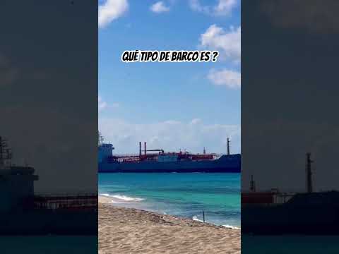 Barco en Playa Santa Lucía casi encallado #shorts -#cuba