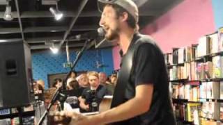 FRANK TURNER PLAYS ACOUSTIC VERSION OF LONG LIVE THE QUEEN AT RISE RECORD