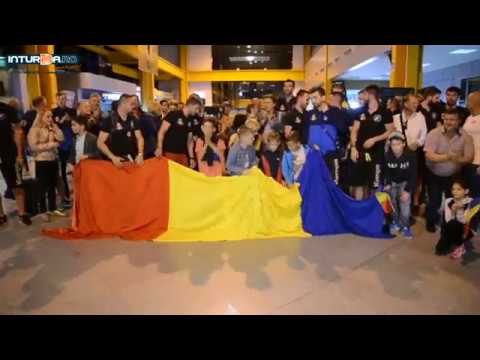 Suporterii Potaissei Turda i-au așteptat pe campioni la Aeroport  |  EHF Challenge Cup 2018