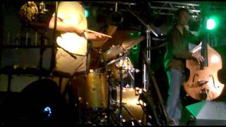 Drakula - Medeski, Martin & Wood w/ Bill evans.mp4