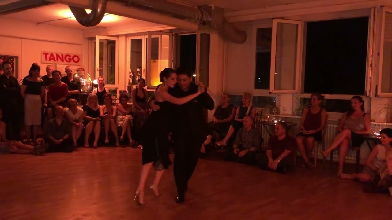 Agustina Piaggio & Carlos Espinoza_3  Milonga "Entre Dos" 16.9.2023 20 Anos goooal!!