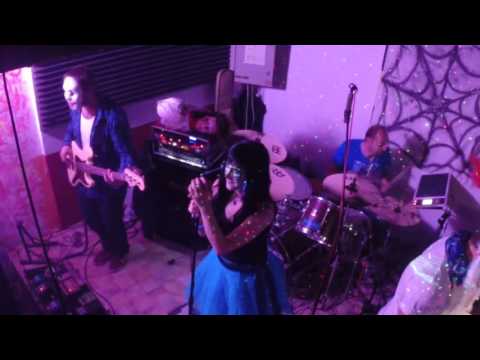 Deeptronics - Deeptronics - Prisoner (live at Monkeys 31.10.2015)