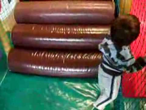 Wiktorek w monkey business3