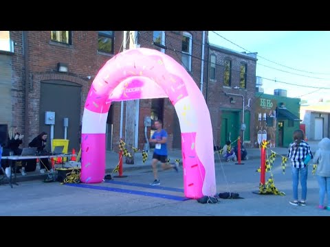 Corredores correm em busca de donuts para ajudar os Museus St Joseph