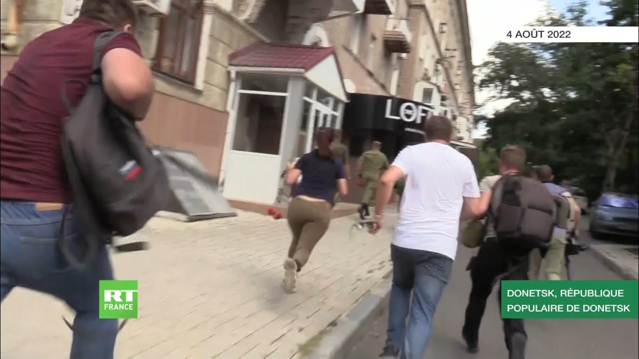 Donetsk : la cérémonie d'adieux à un colonel empêchée par des frappes d'obus