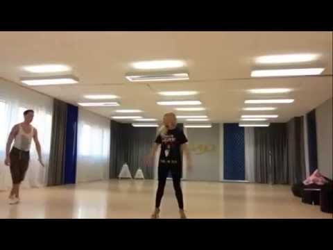 Dance fail in celebrity dance show (Let's Dance/Dancing With The Stars)