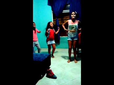 Los cansones bailando swagga