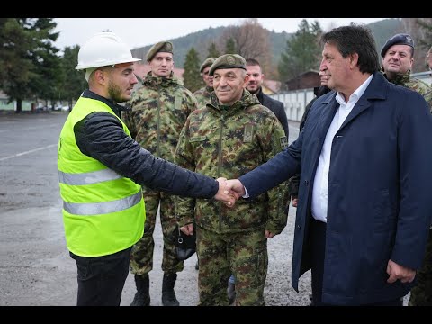 Ministar Gašić obišao infrastrukturne radove u kasarni „Stefan Nemanja“ u Raški