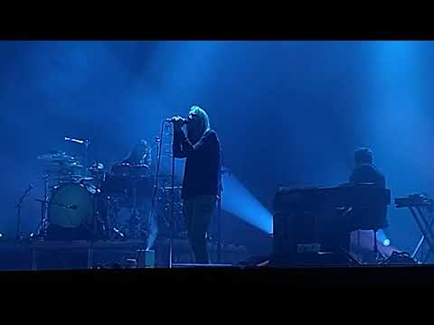 Portishead Glory Box Live At Roseland NY ( Best Audio)