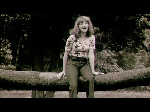 Věra Špinarová - Raketou na Mars (Flying Through the Air) (klip) (1975)