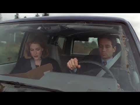 [X-Files] Mulder and Scully talk about the case and flirt (Aubrey 2x12)