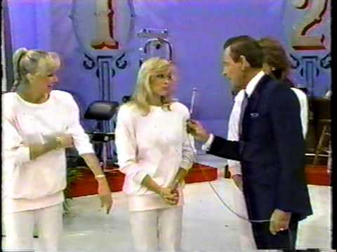 Price is Right Barkers Beauty Chat. Listen at 0:35 to who Dian says hi to!!