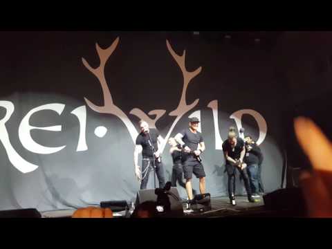 Freiwild - Bier mit dem Echo öffnen.