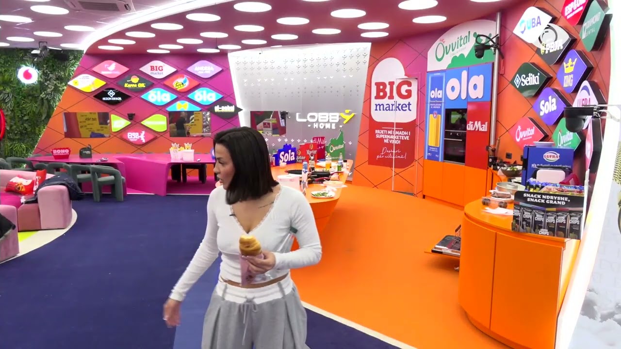 Brikena më vjen keq por../ Artani 'flet me arushin'