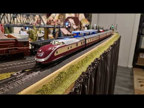 Märklin Triebwagenzug VT11.5 oder 37605 umgebaut auf ww LED und ESU Sound