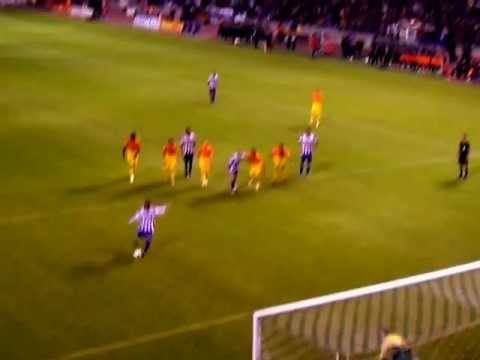 Pizzi tirando un penalti en el Dépor-Barça.