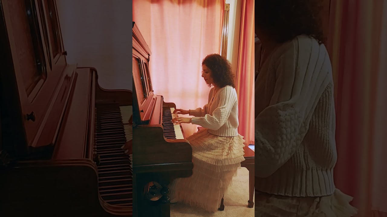 Promotional video thumbnail 1 for Live piano performance by Kristina
