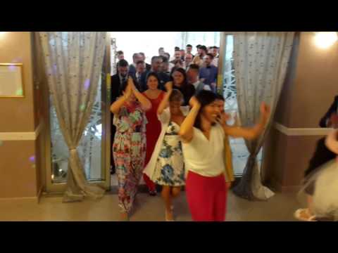 INGRESSO DIVERTENTE AL MATRIMONIO - PARCO ARCHEA FERRETTI VILLAGE - ANIMAZIONE FRANCESCO BARATTUCCI