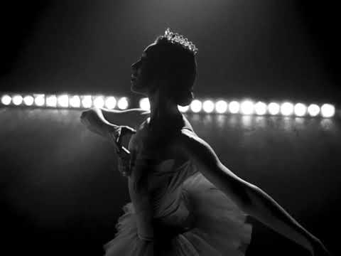 Cass McCombs - She's Still Suffering