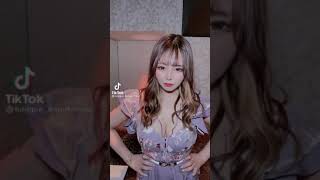 【TikTokまとめ】巨乳を自慢する美女