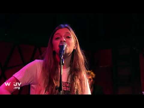 Jade Bird - Honeymoon (Live at Rockwood Music Hall)
Jade Bird - Honeymoon (Live at Rockwood Music Hall)
