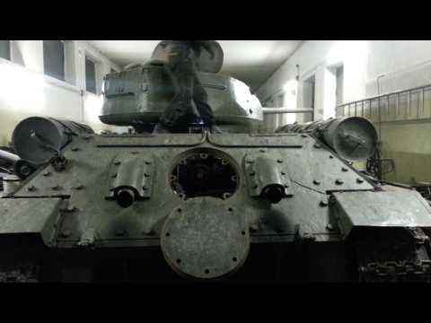 T 34 v garaži