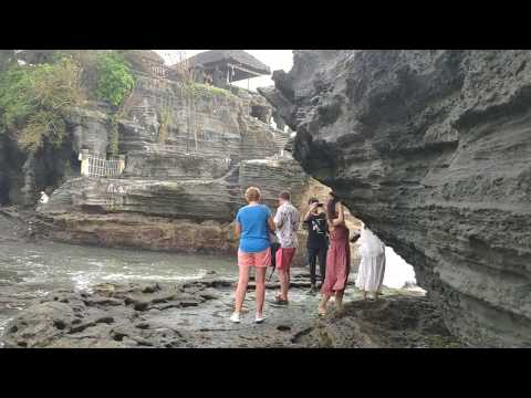 Tanah Lot Bali: Holy Temple with Beautiful Sunset View