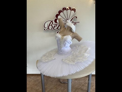 Костюм солистки (танец маленьких лебедей) P 0103 - video 2