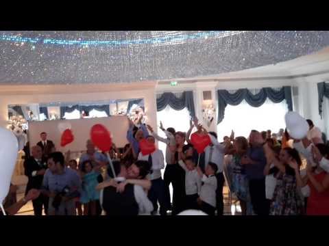 Primo Ballo Sposi Romantico al Matrimonio con Palloncini - Plaza Vasto - Francesco Barattucci