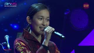Download lagu Tanah Airku - Sandy Canester ft. Shanna Shannon mp3 Download lagu Tanah Airku - Sandy Canester ft. Shanna Shannon mp3