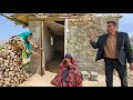Sarah meets with Jamila about buying land for Yahya in the village.