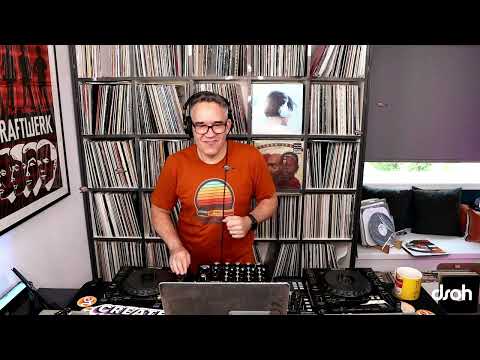 DSOH 832 - Deep House DJ Mix by Lars Behrenroth - live from Deeper Shades HQ in California
