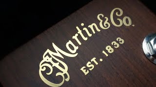 Video thumbnail for Martin 000M 【Guitar 図鑑】 by Peko Christina